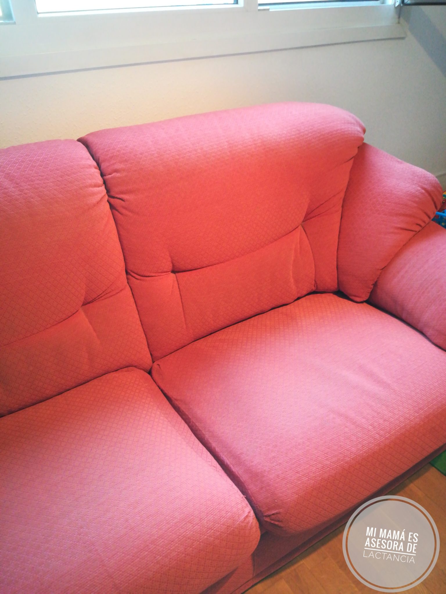 Pintar el mueble ChalkPaint y tapizado nuevo del sillón. Cambio radical de  nuestro salón!